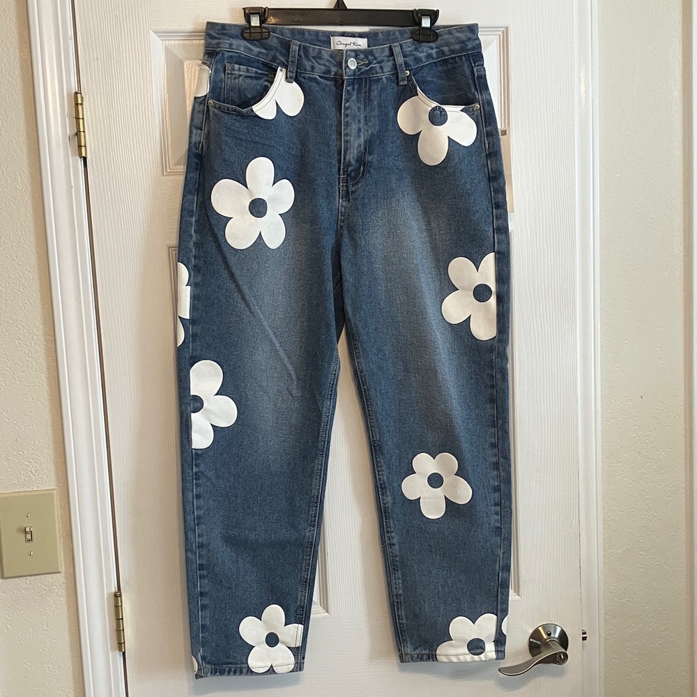 NWT Angel Kiss Large Floral Spring Daisy Print High Rise Mom Jeans Women’s 31